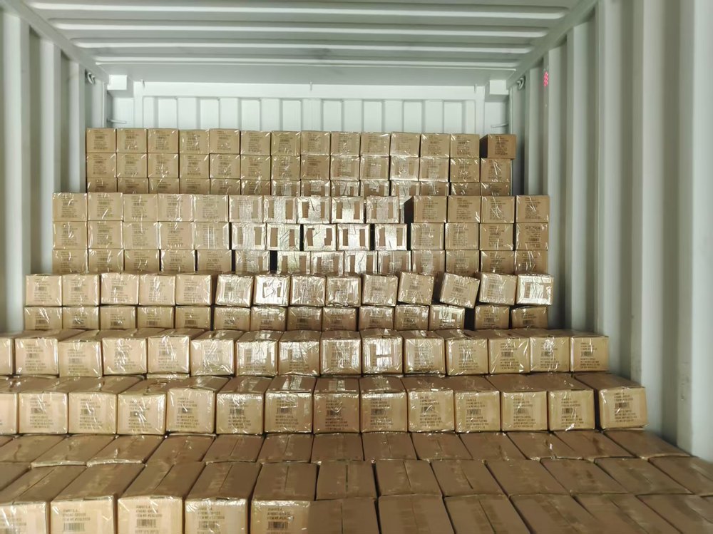 Wie sichert Dongguan Yijiaxin Gift mit seinen Massenlieferungen von Acryl-Treibsandprodukten die globalen Lieferketten?